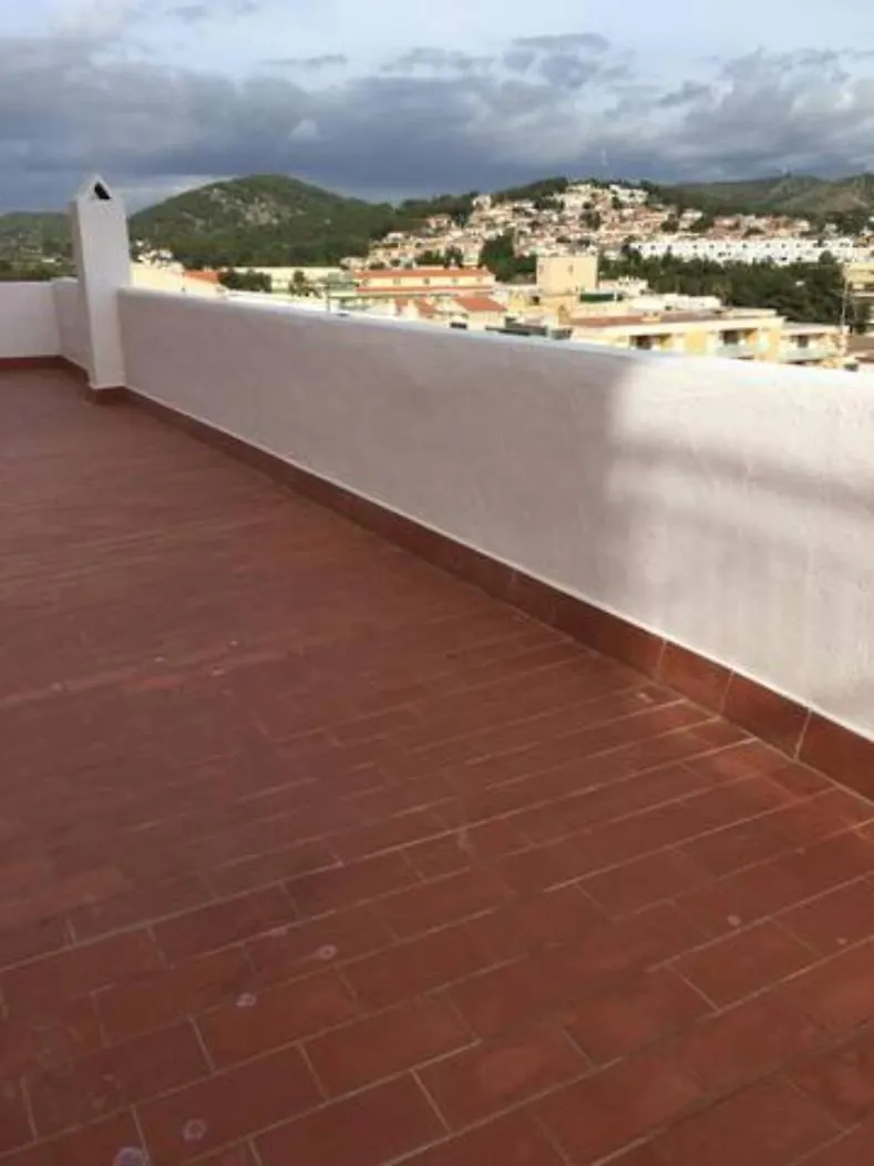Beachfront 3-Bedroom Apartment Calafell