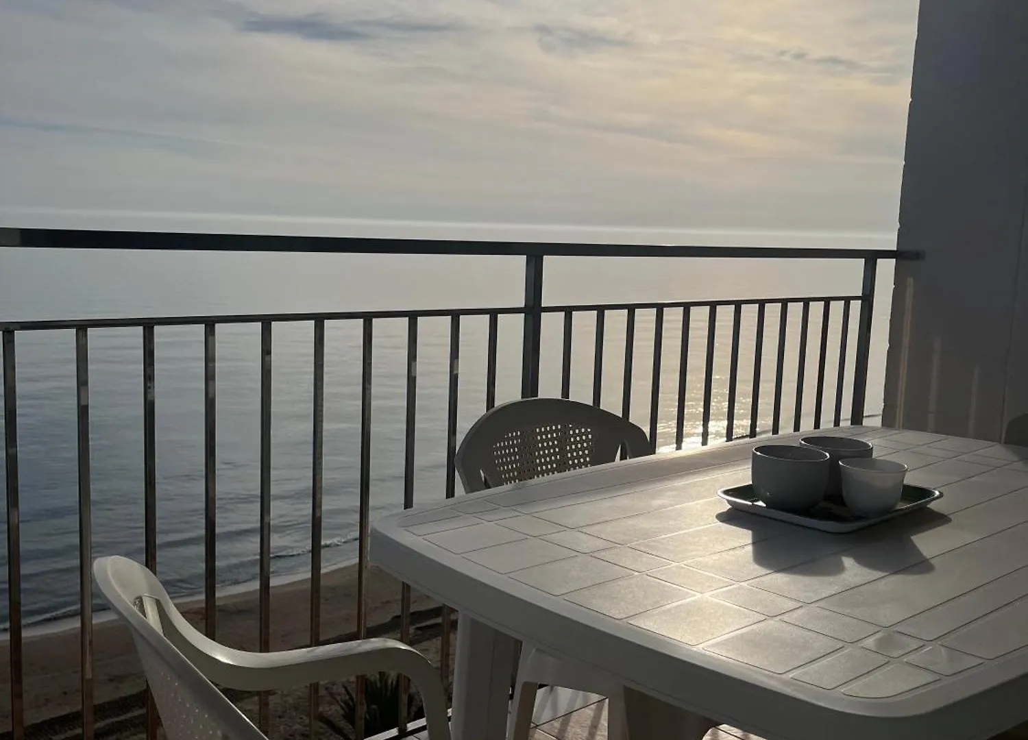 Beachfront 3-Bedroom Apartment Calafell